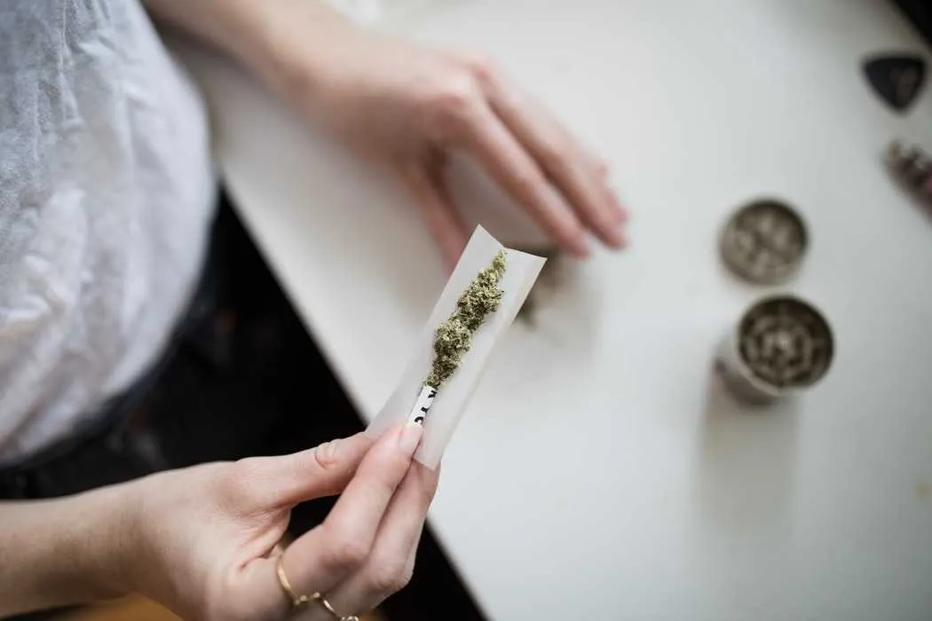 how to roll a joint how to roll a joint